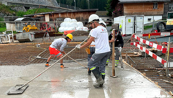 Unsere Lernenden in den Bündner Bergen